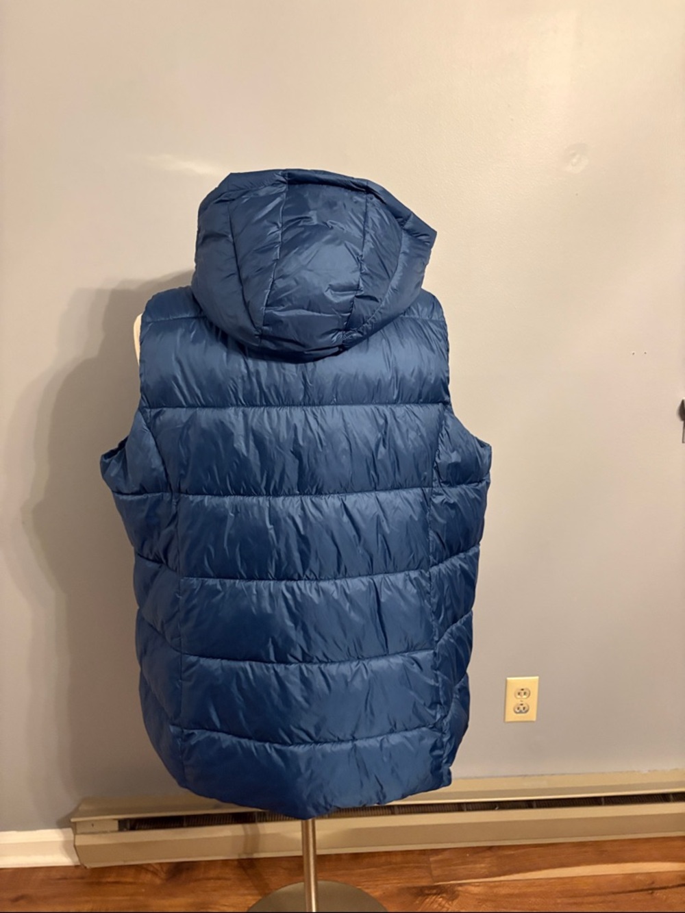 Susan Graver Weekend Navy Quilted puffer vest 3X - Picture 5 of 6
